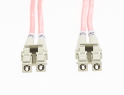 4cabling 1m Lc-lc Om4 Multimode Fibre Optic Cable: Salmon Pink Fl.om4lclc1mp