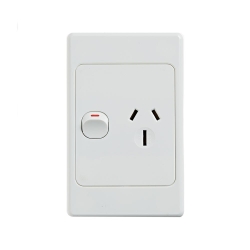 4C | Ultima Single Power Point 250V 15A | Vertical 040.000.0078