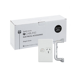 4C | Elegant Single Power Point 250V 15A | Vertical | 10 Pack With 10 Free C-Clips 040.0.0097.10PACK