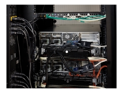 APC (KVM0108A) Kvm 2G, Analog, 1 Local User, 8 Ports KVM0108A
