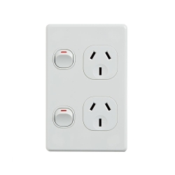 4C | Classic Double Power Point 250V 10A - Vertical 040.000.0017