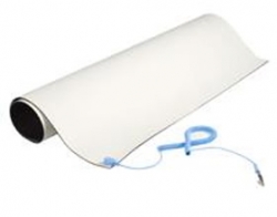 Startech 24x27.5in Beige Desktop Anti-static Mat M3013