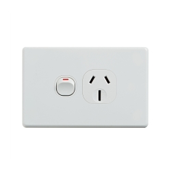 4C | Classic Single Power Point 250V 15A - Horizontal 040.000.0014