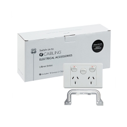 4C | Ultima Double Power Point 250V 10A with 16AX Extra Switch - Horizontal - 10 Pack with 10 FREE C-Clips 040.000.0076.10PACK