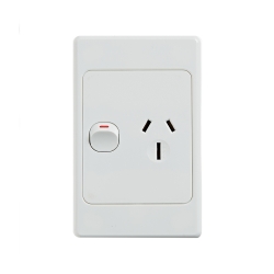 4C | Ultima Single Power Point 250V 15A - Vertical 040.000.0078