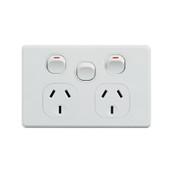 4C | Classic Double Power Point 250V 10A with 16AX Extra Switch - Horizontal 040.000.0314
