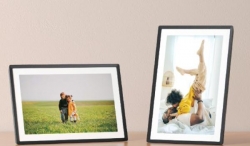 Lexar 11 inch Pexar Digital Picture Frame - 2K Touchscreen, 32Gb Storage, 2GB Memory, Works on Wi-Fi, Built in Speaker. 2 Year Warranty PX-110BLKGL